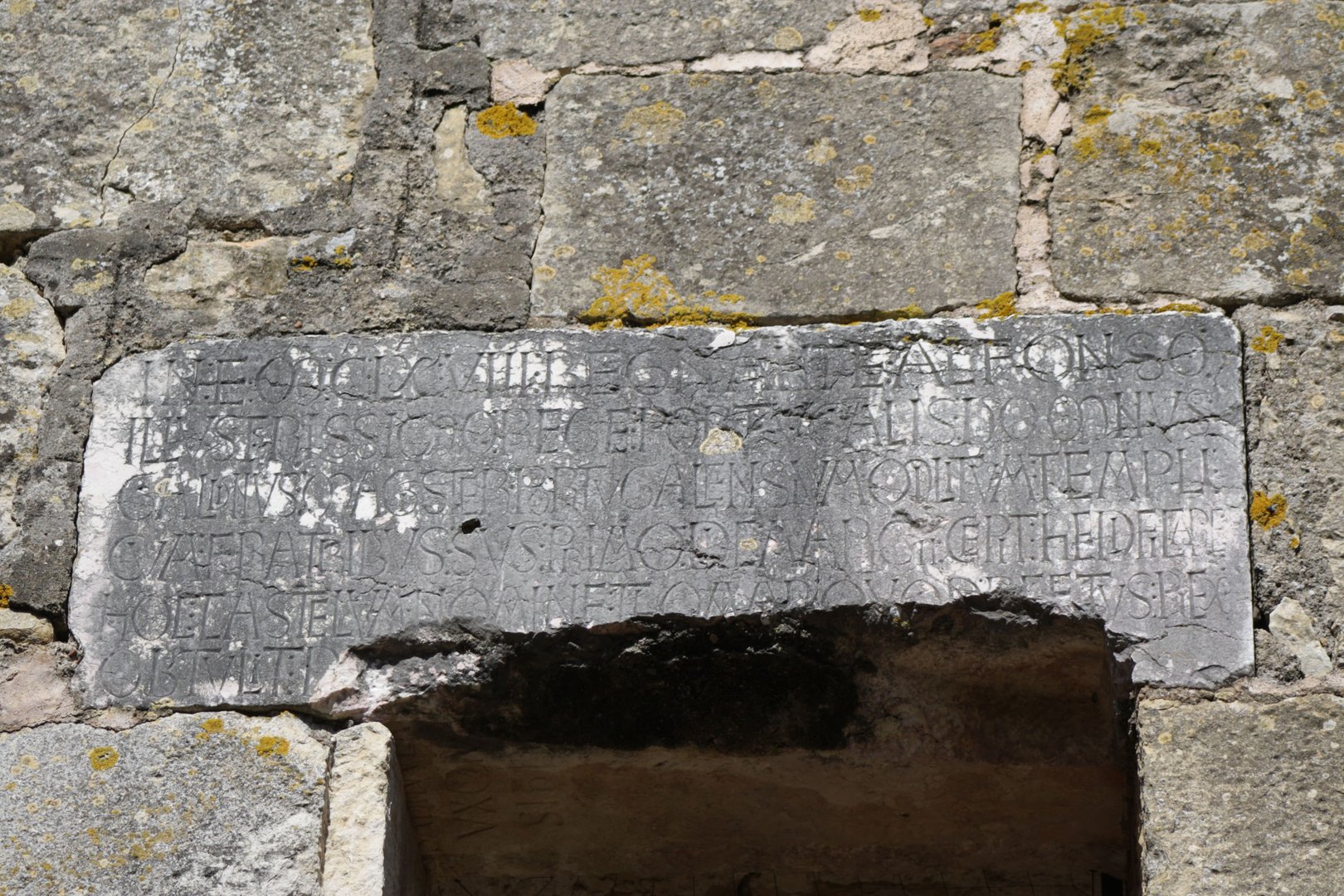 Início da construção do castelo templário de Tomar