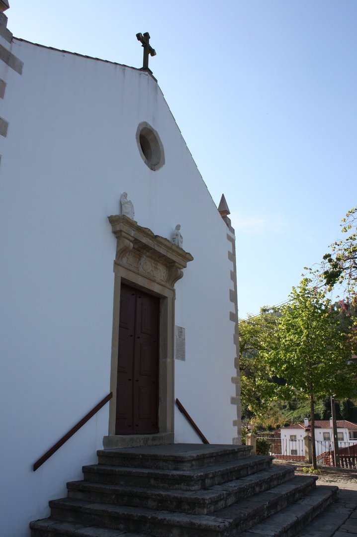 Fachada principal da Igreja de Nossa Senhora do Pranto