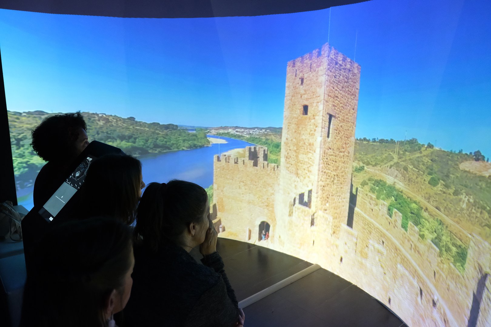 Through the visit it’s possible to learn about the history of Almourol, from its foundation by the Templars to the present day.