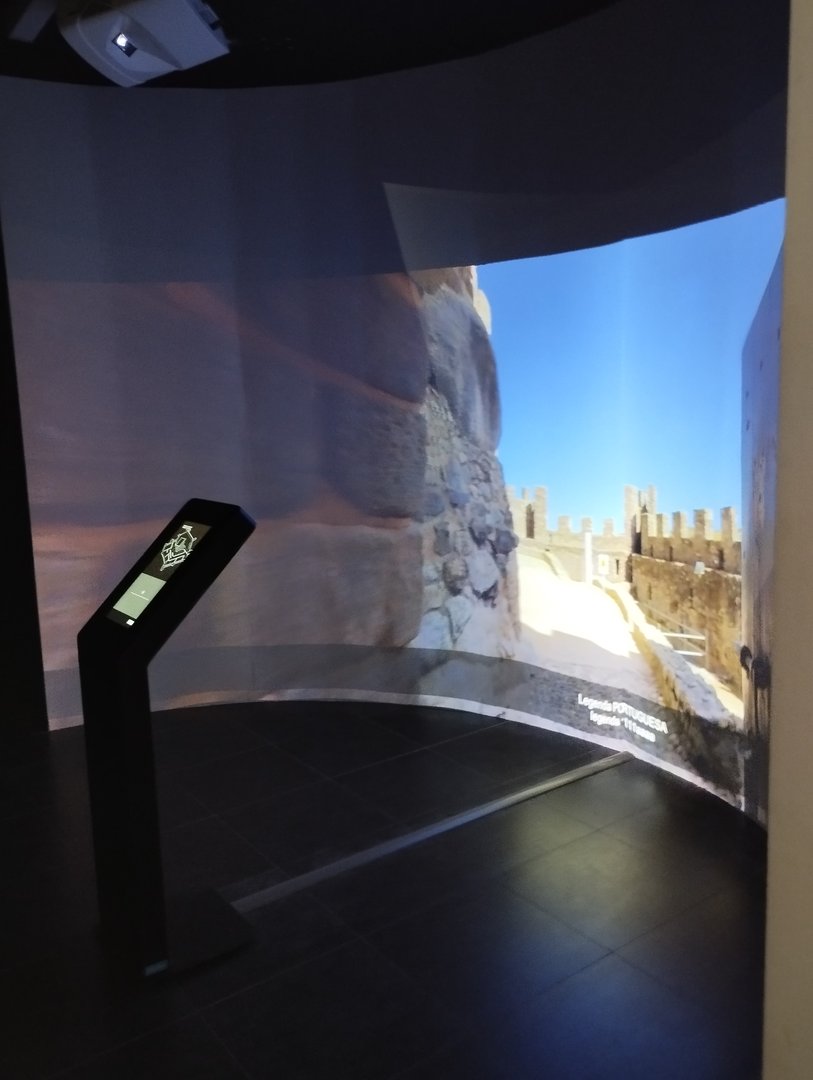 The virtual visit is located at the Templar Interpretation Centre of Almourol.