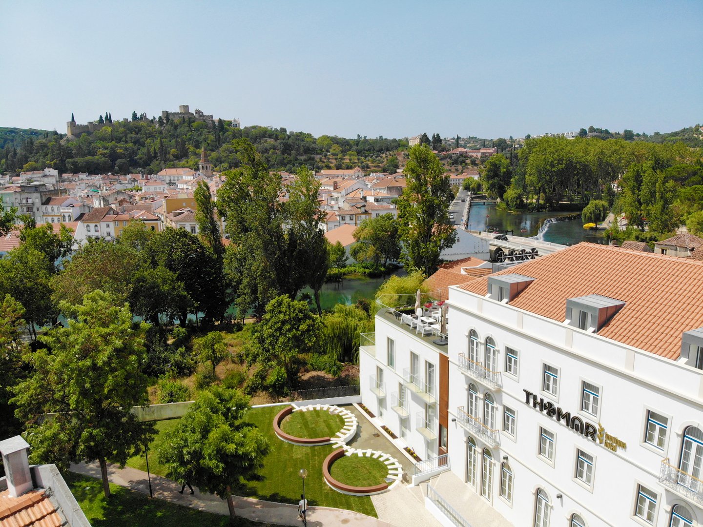 Thomar Boutique Hotel building, right in the historic centre of Tomar, next to the River Nabão.